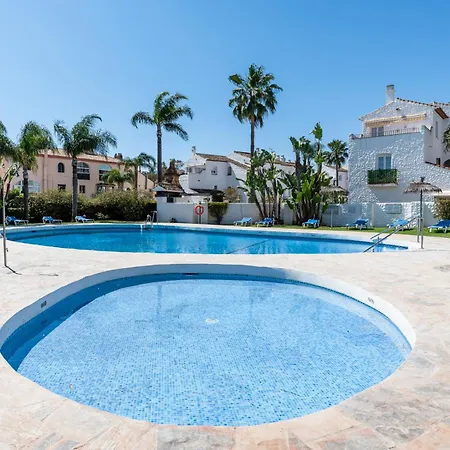 Benavista 1-bed With Pool & Terrace Apartman Estepona